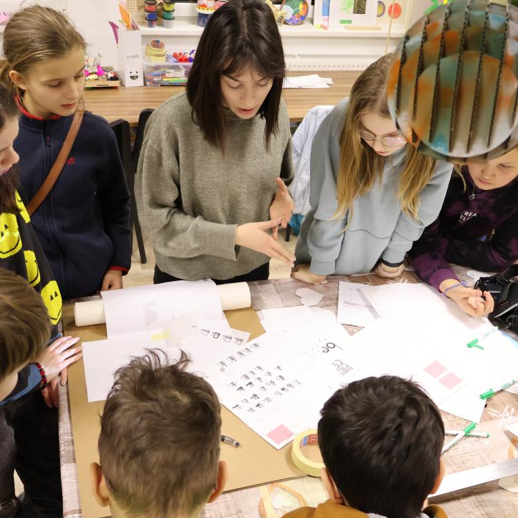 Dorina Bencsics and children at the RIF